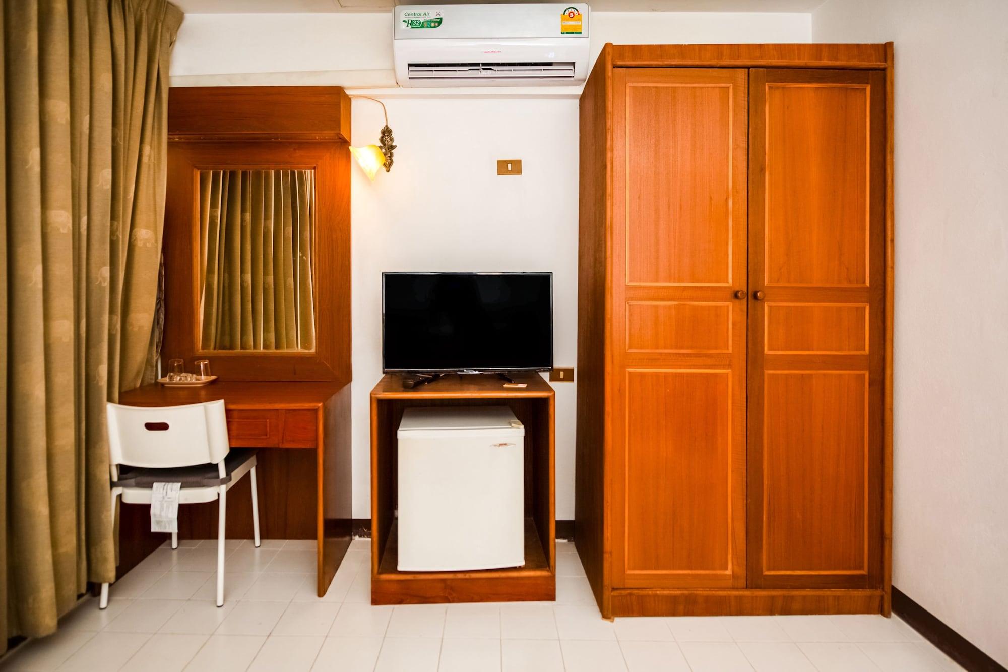 Phuket Oyo 320 Regent 2002 Guest House מראה חיצוני תמונה