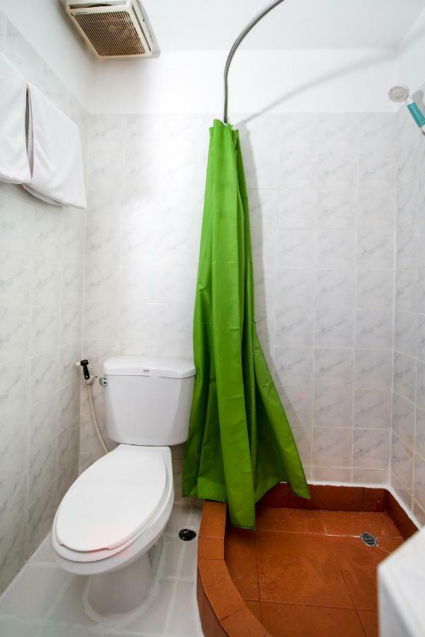 Phuket Oyo 320 Regent 2002 Guest House מראה חיצוני תמונה